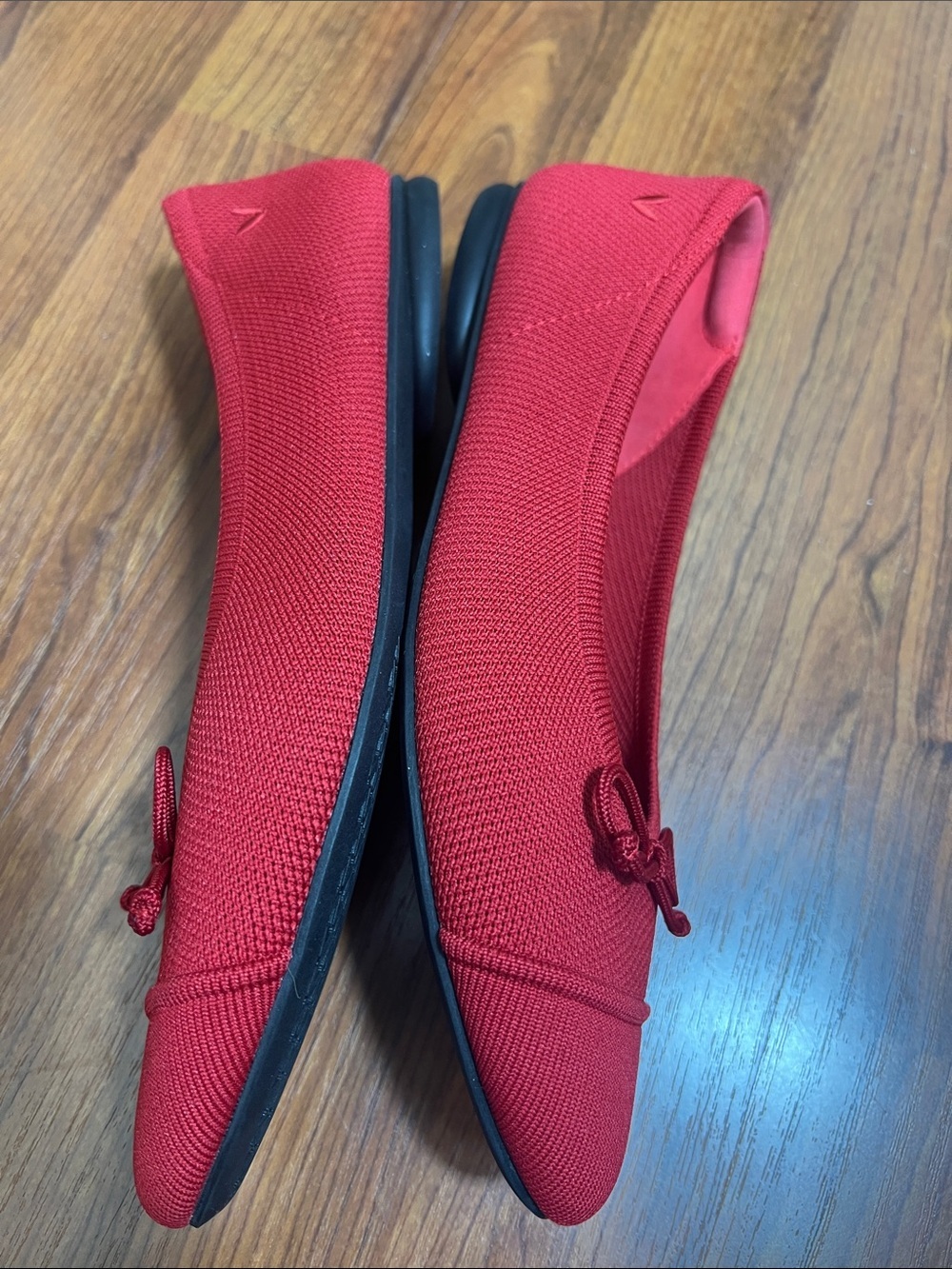 Vivaia Sz 38.5/US 7.5 Ballet Flats Knit Red Bow Accent EUC - Picture 4 of 10